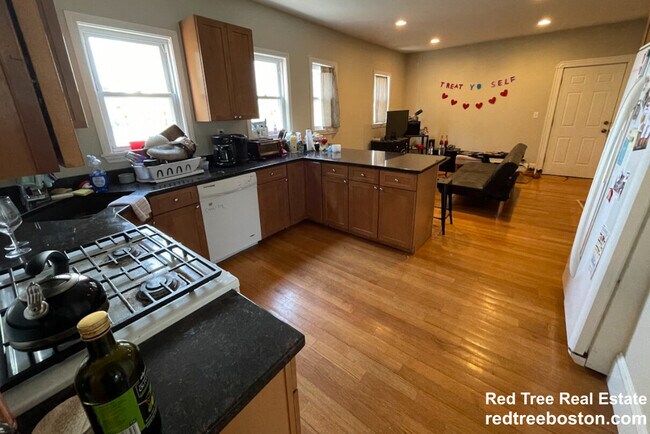 6 Warner St unit 1, Somerville, MA 02144 - photo 6