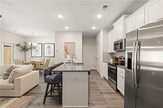 541 Tuskegee St, McDonough, GA 30253 - photo 6