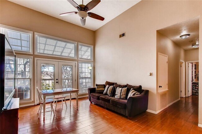 3200 Duval St unit 101, Austin, TX 78705 - photo 7