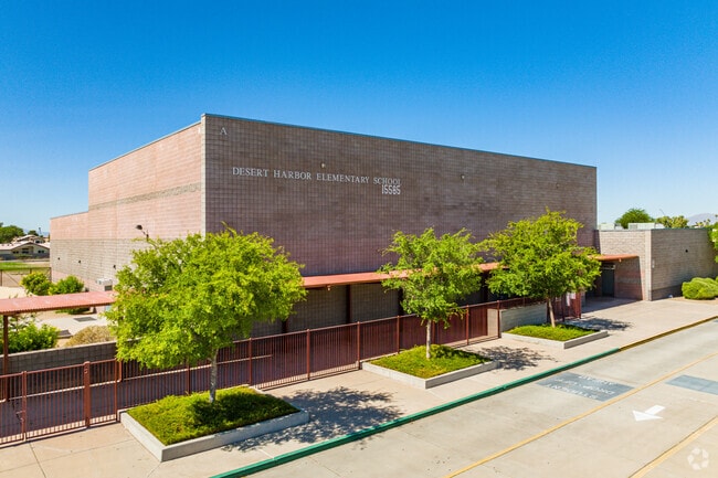 Desert Harbor Elementary School serves students K-8th grade.