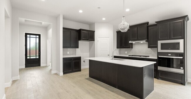 212 Oakcrest Dr unit 36456614, Justin, TX 76247 - photo 4