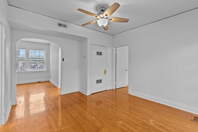 7336 Forsyth Blvd unit 104, Clayton, MO 63105 - photo 5