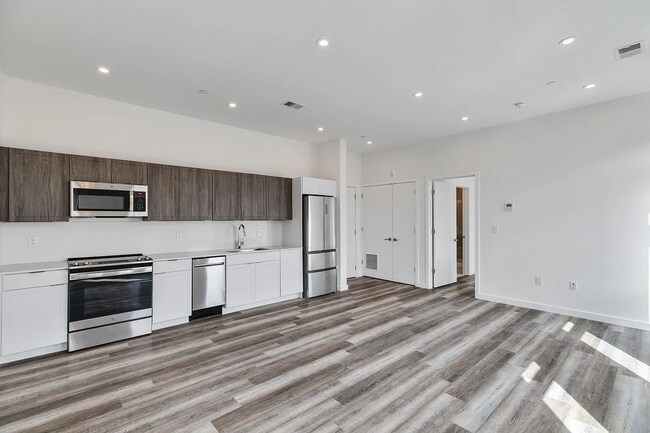 860 N 3rd St unit 1 Bed, Philadelphia, PA 19123 - photo 7