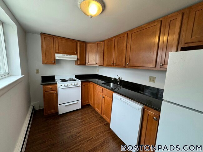 61 Selkirk Rd unit 1, Brighton, MA 02135 - photo 6