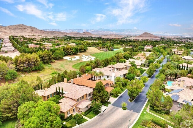 Southern Highlands offers luxury homes surrounding the Southern Highlands Golf Club.