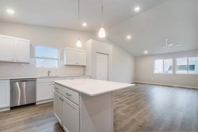 6848 Tyler Dr, South Bend, IN 46614 - photo 5