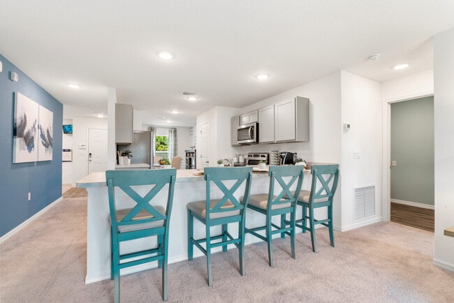 8013 Vega Ct, Port Labelle, FL 33935 - photo 7