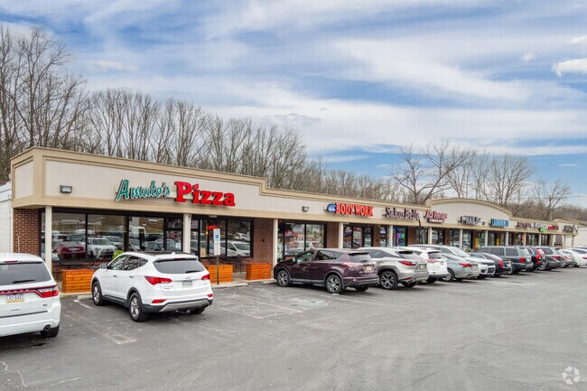 Amato’s Pizza is a local favorite in the Amato’s vs. V&S slice debate.