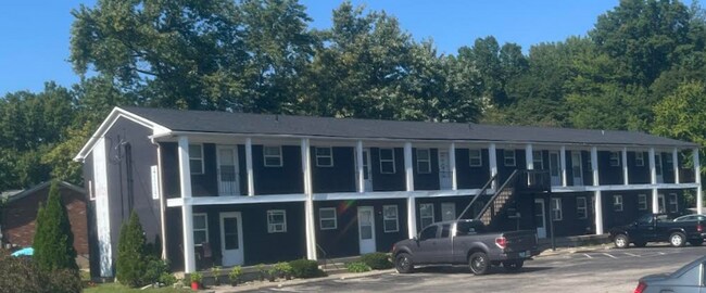 Off of Preston Hwy Affordable 1 bed/1 bath apartments off, Louisville, KY 40219 - photo 2