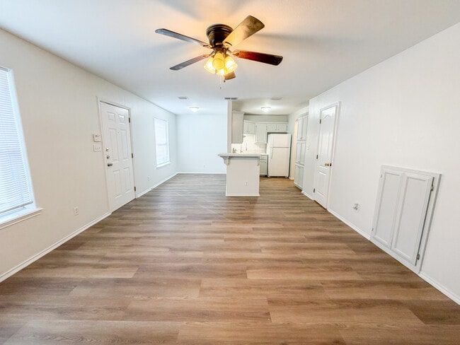 709 Sonesta Dr unit D, Harlingen, TX 78550 - photo 3