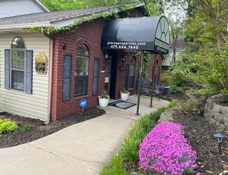 630 N Leverett Ave, Fayetteville, AR 72701