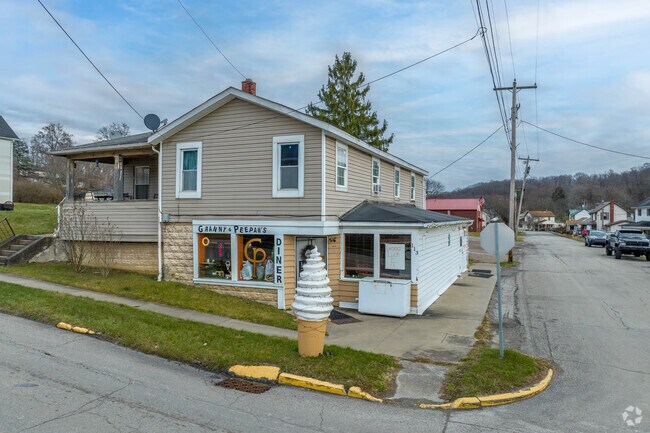 The residents of Midway visit Granny and Peepaw's for Ice Cream.