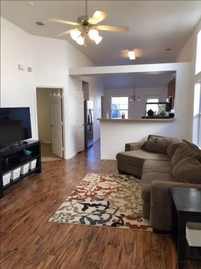 9105 Wild Rose Ln, Aubrey, TX 76227