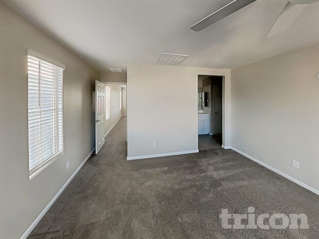 8636 E Posada Ave, Mesa, AZ 85212 - photo 7