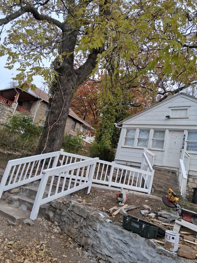 8409 Park Ave, Kansas City, MO 64132