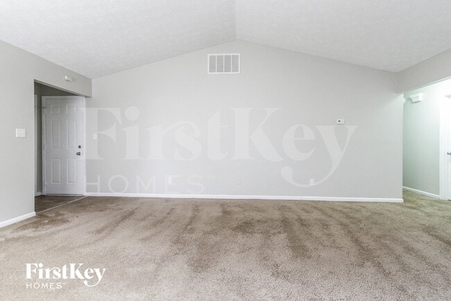 6412 Perry Pines Ct, Indianapolis, IN 46237 - photo 3