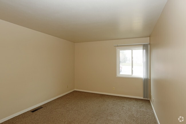 Carriage Hill Apartments, Peoria, IL 61603 - photo 7