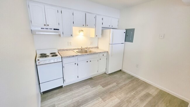 Discover Modern Comfort at Welbeck Apartments ~ Rent Special, Des Moines, IA 50310 - photo 3