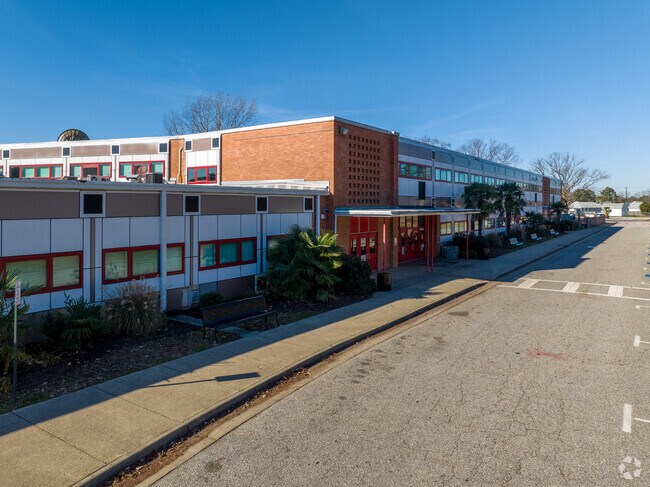 Hampton High School is home of the Crabbers.
