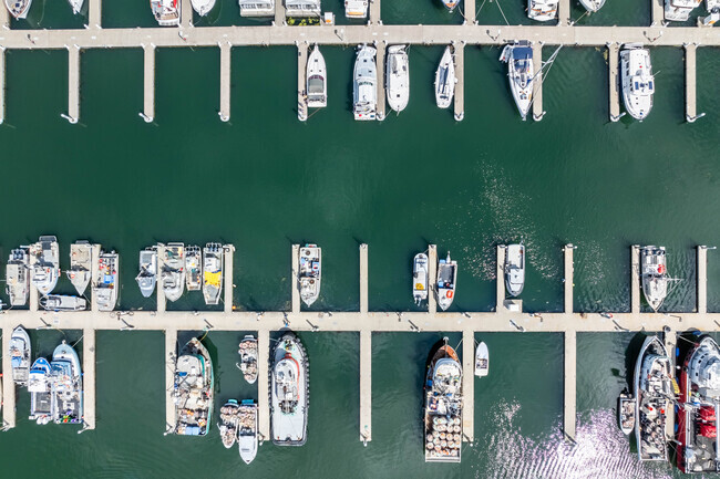 Skyline offers plenty of moorage options in its various marinas around the neighborhood.
