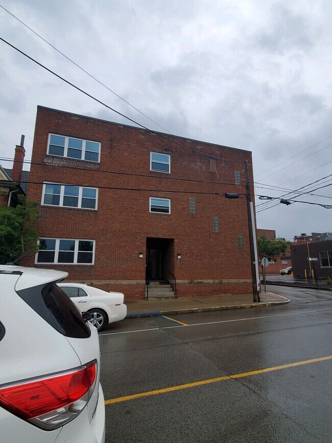 54 Morris St N unit 2, Waynesburg, PA 15370 - photo 7