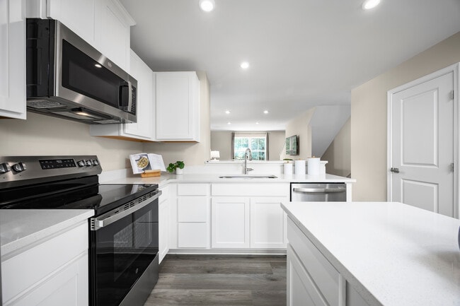 5598 Sea Glass Ln, Mentor, OH 44060 - photo 4