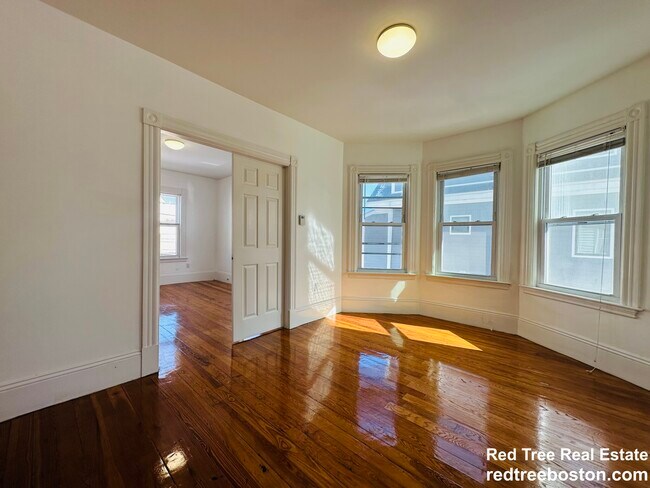 138 Holton St, Boston, MA 02135 - photo 4