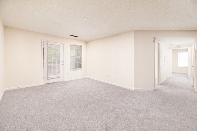 Hillside Square, Gainesville, GA 30504 - photo 7