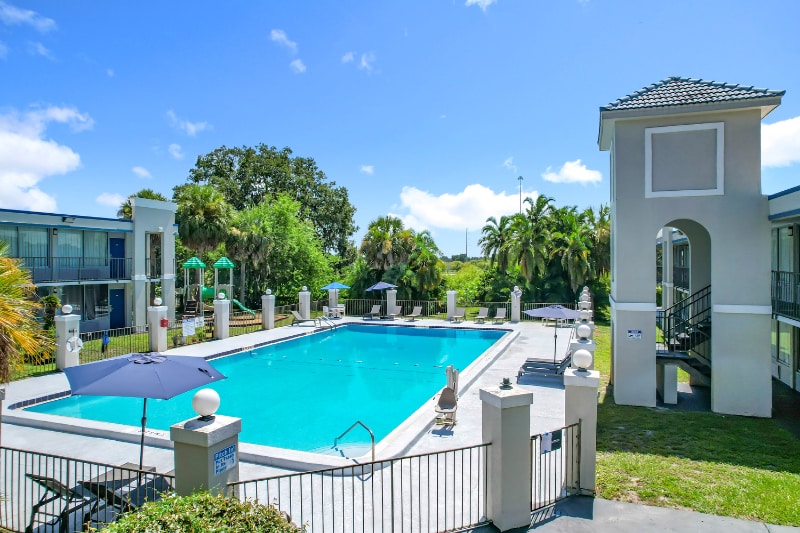 4645 N Socrum Loop Rd unit King Room, Lakeland, FL 33809 - photo 1