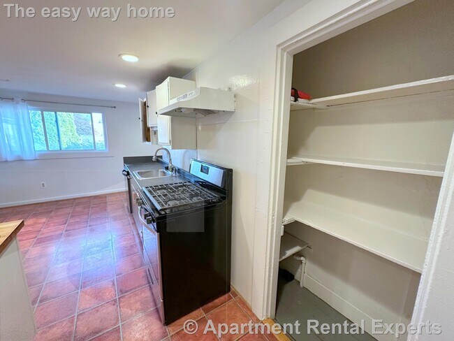 92 Pleasant St unit 3, Cambridge, MA 02139 - photo 3