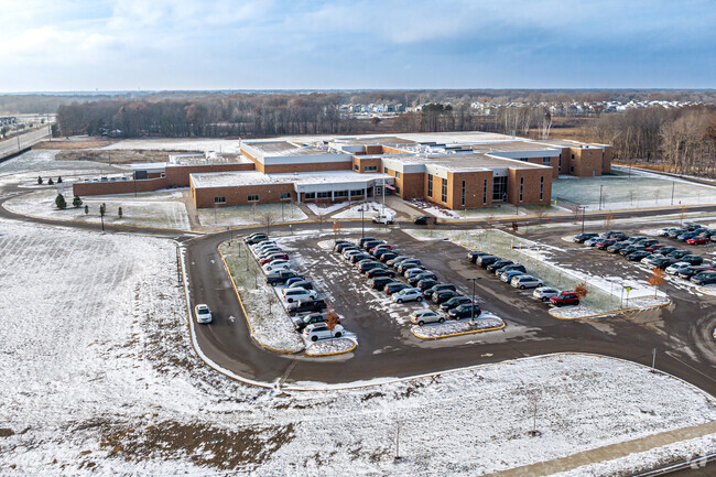 Sunrise Elementary School serves 950 students.