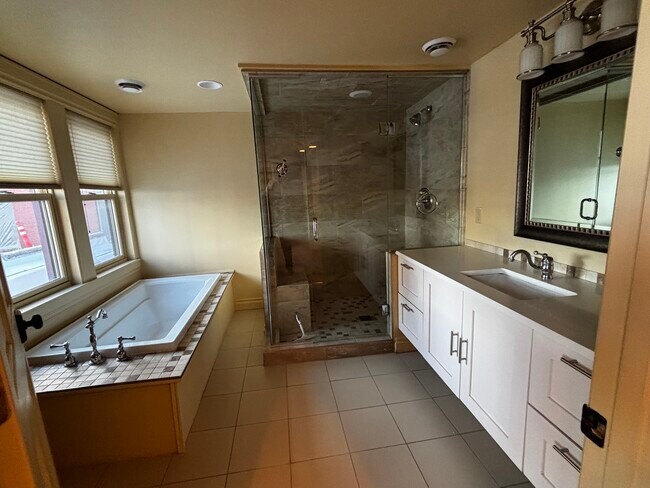 27 N Main St unit Uptown condo, Butte, MT 59701 - photo 6