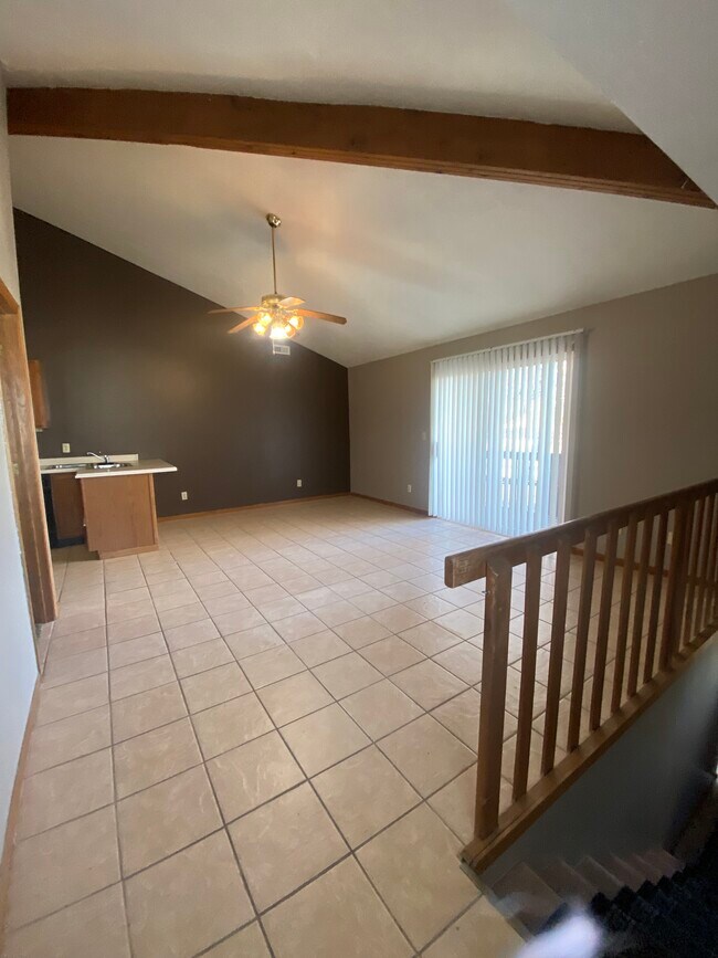205 W Cherry St unit D, Fairbury, IL 61739 - photo 3