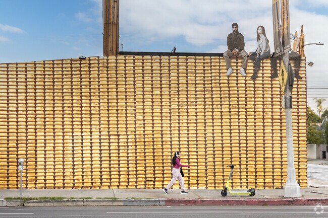 Beverly Grove is a fashionable and vibrant neighborhood located in the western part of LA