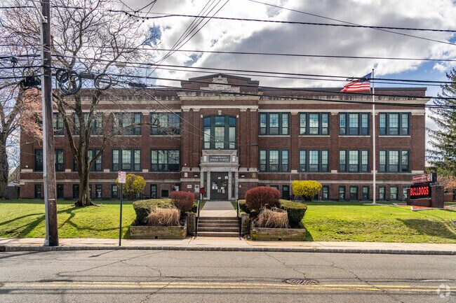 Somerville Middle School serves students grades 6-8.