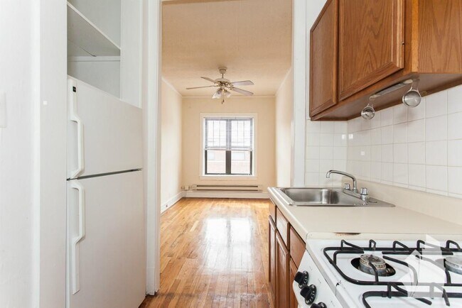 636 W Cornelia Ave unit 2W, Chicago, IL 60657 - photo 6