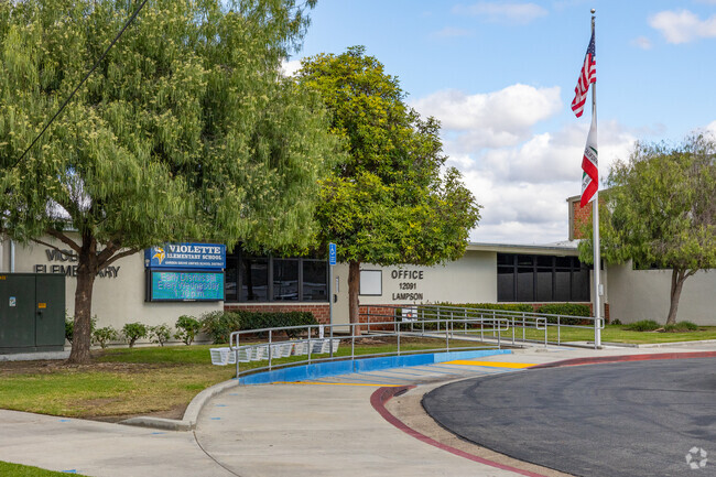 Violette Elementary School has a community that works together.