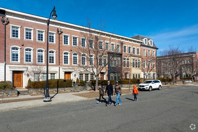 The Edge-on-Hudson offers stunning views, luxury living and a wonderful community in Sleepy Hollow Village.