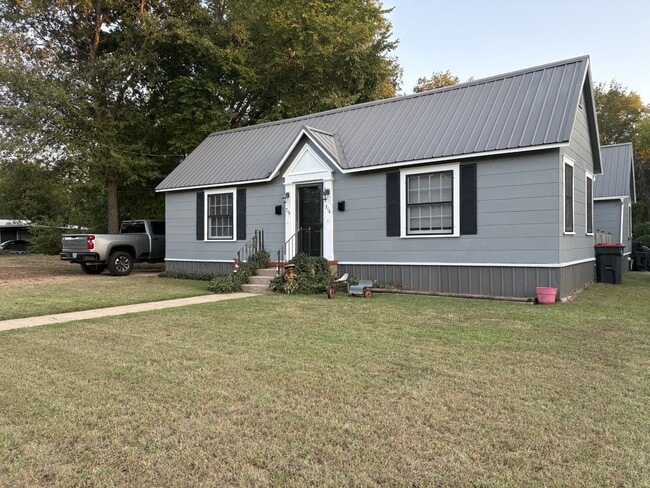 716 E Austin St, Paris, TX 75460 - photo 2