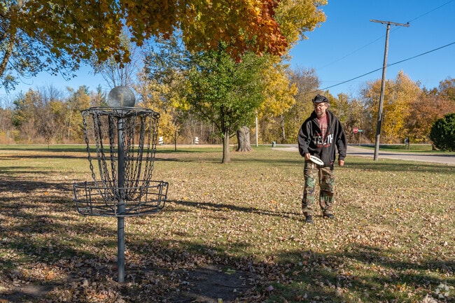 Pioneer Park Disc Golf Course offers a scenic play spot in Kirkland.