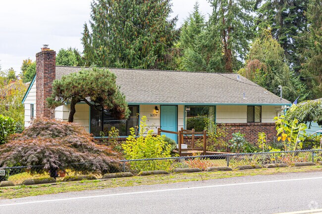 Gregory Heights offers ranch-style single family homes.