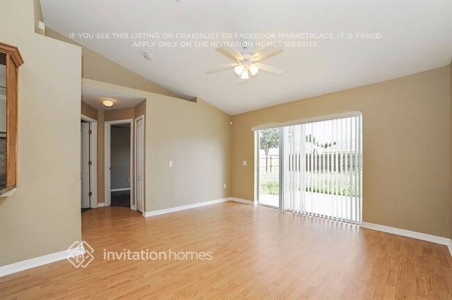 12720 Lake Vista Dr, Gibsonton, FL 33534 - photo 5