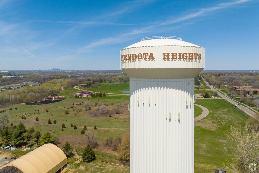 2041 Patricia St, Mendota Heights, MN 55120 MLS NST6542497