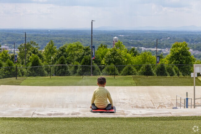 Liberty Mountain Snowflex Centre features year-round skiing and snowboarding in Lynchburg.