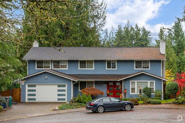 Raised Ranch-style homes are common across Redmond’s Viewpoint neighborhood.