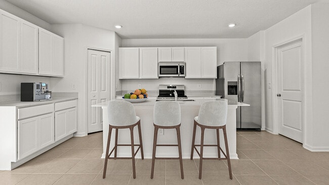 6614 Crescent Loop unit 38667750, Winter Haven, FL 33884 - photo 4