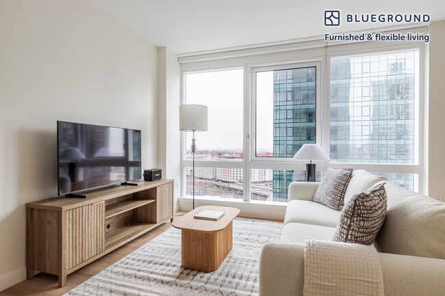 27-01 Jackson Ave unit FL21-ID1797, Queens, NY 11101 - photo 2