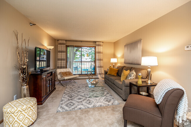 2BR, 2BA - 1,003 SF