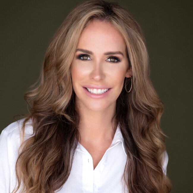 Holly Sanders