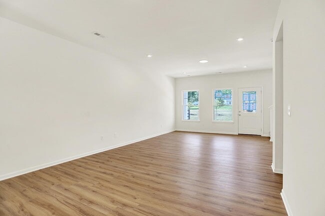 19541 Grassy Branch Rd, Westfield, IN 46074 - photo 2